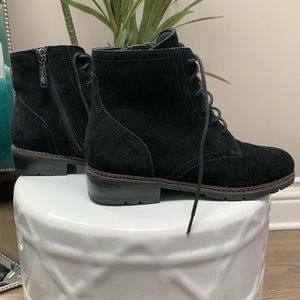 Blondo waterproof black suede boots like new